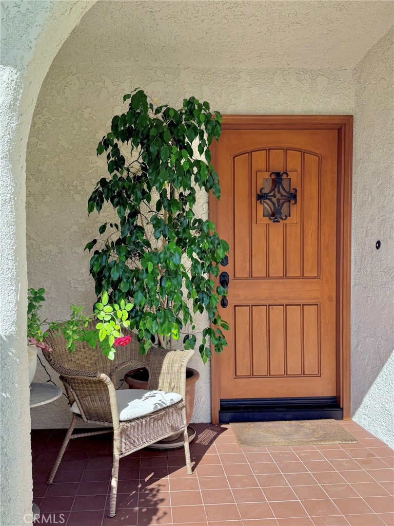 MLS #OC25252032 image #2