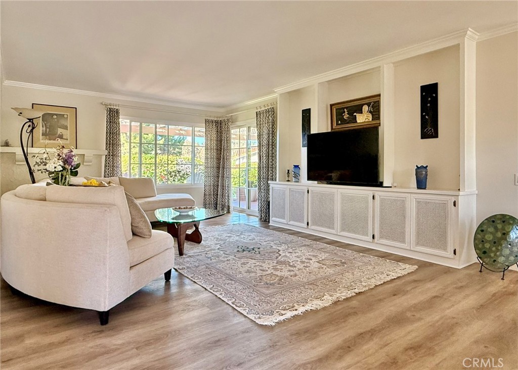 MLS #OC25252032 image #3