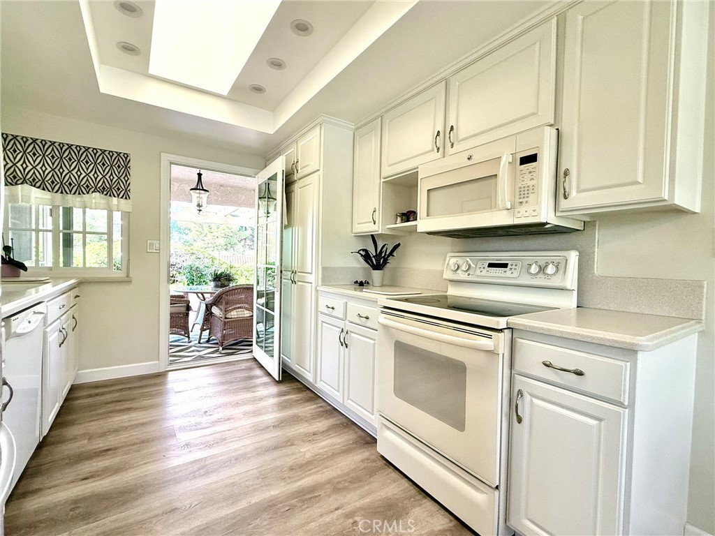 MLS #OC25252032 image #8