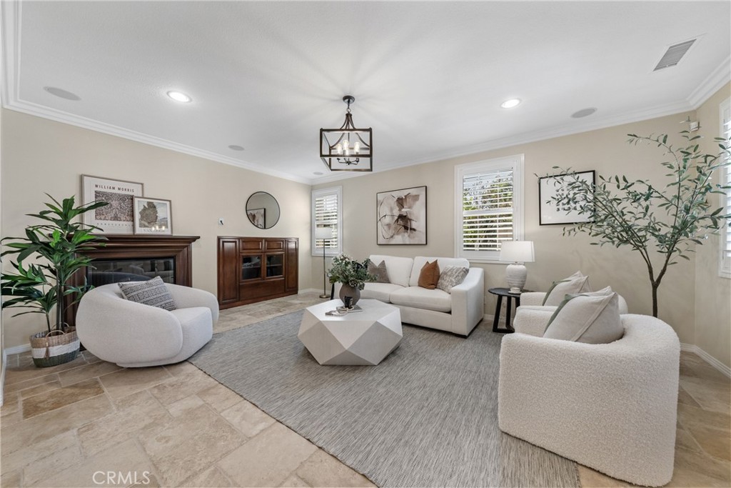 MLS #OC25252072 image #1