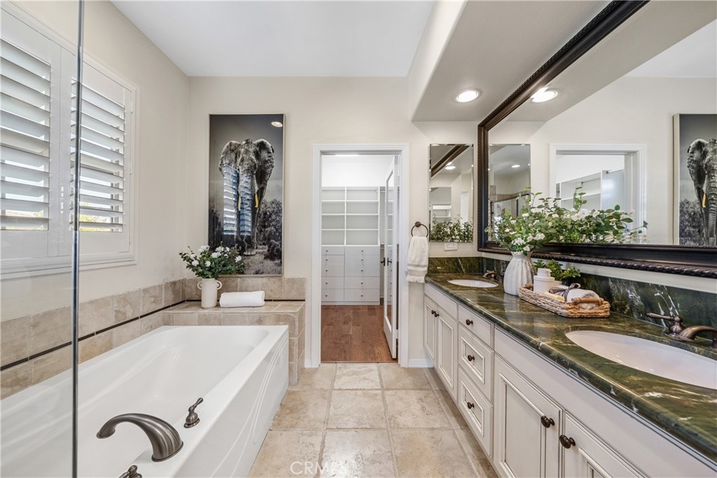 MLS #OC25252072 image #15