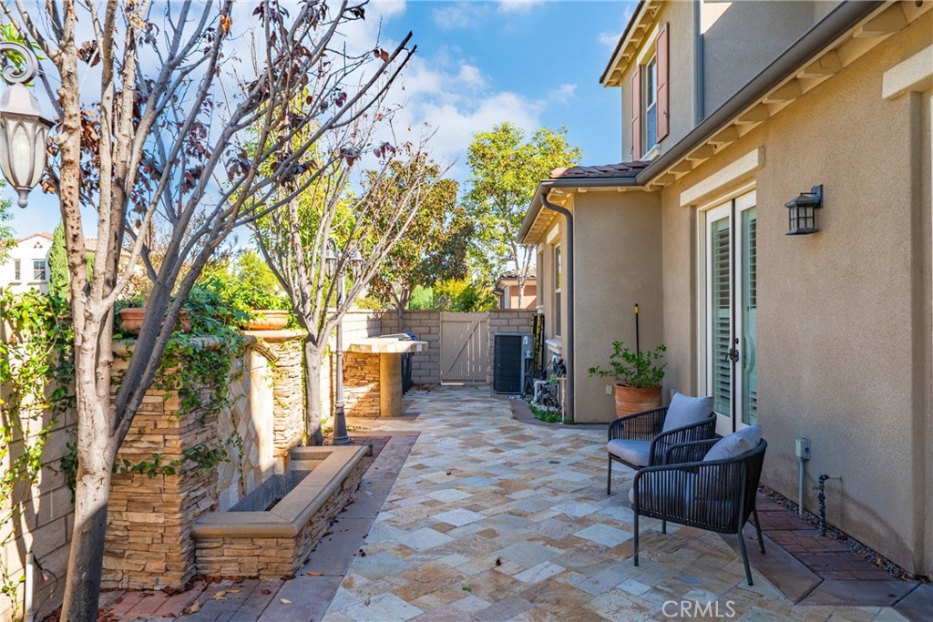 MLS #OC25252072 image #30