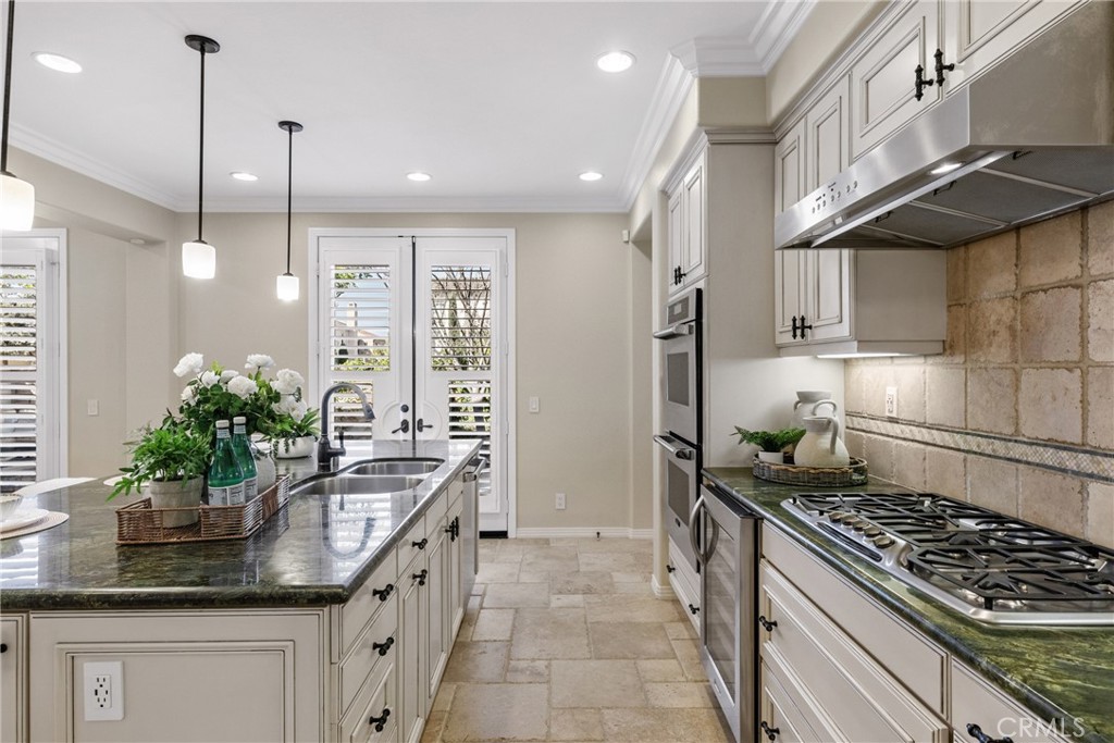 MLS #OC25252072 image #9