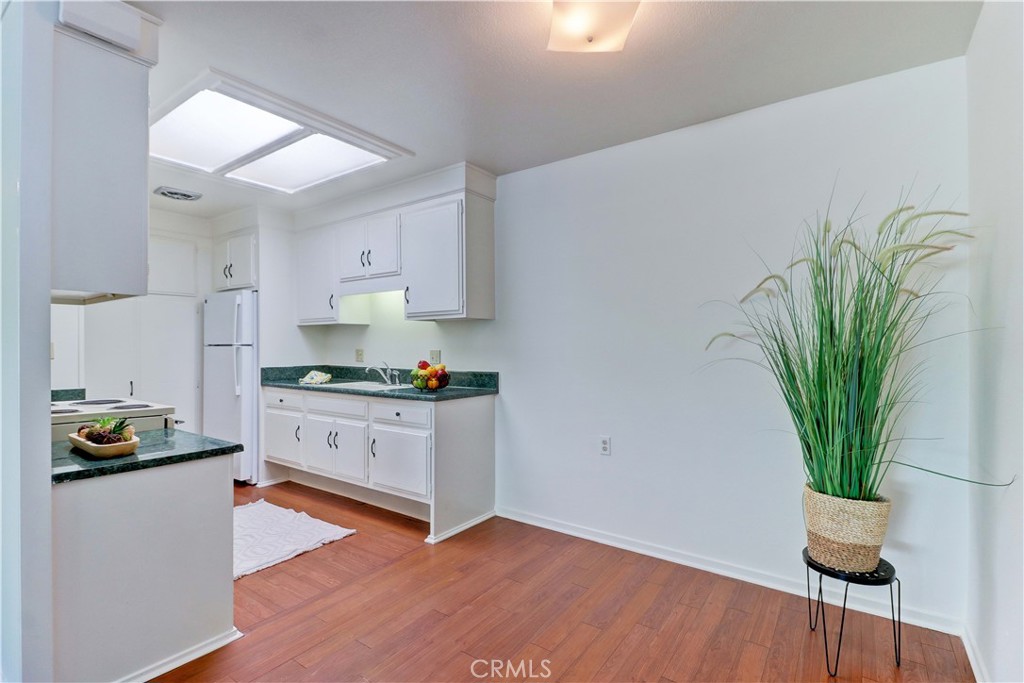 MLS #OC25252101 image #11