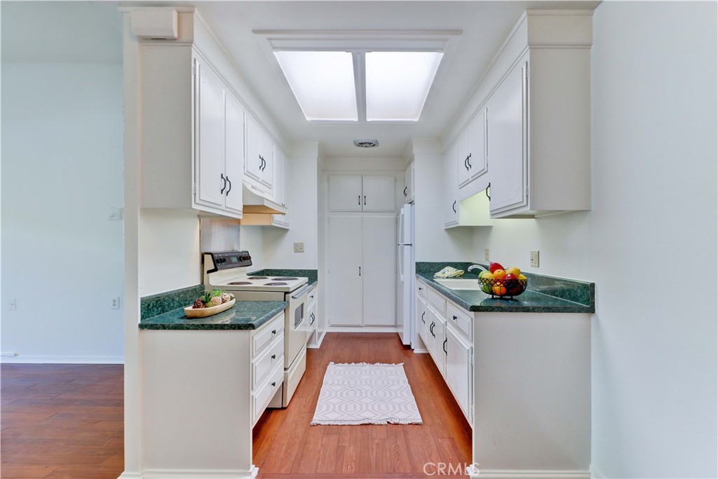 MLS #OC25252101 image #12