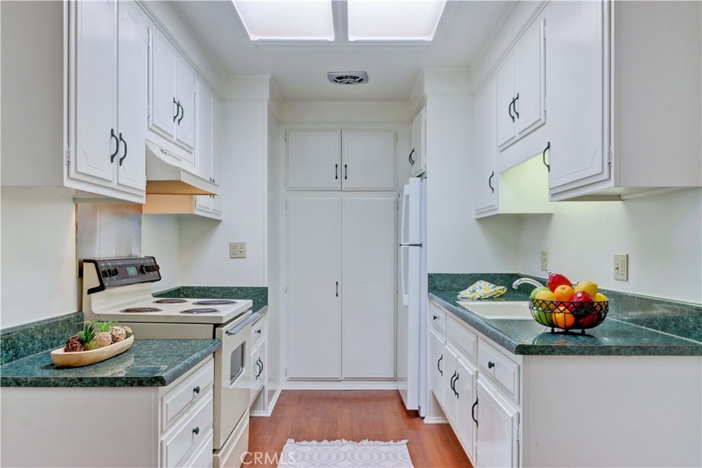 MLS #OC25252101 image #13