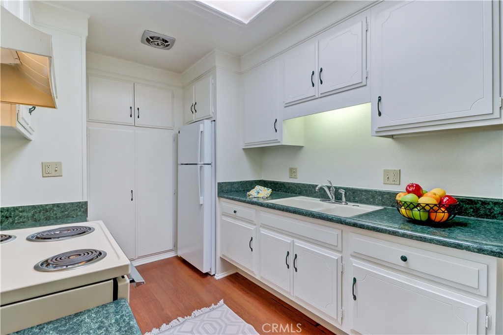 MLS #OC25252101 image #14