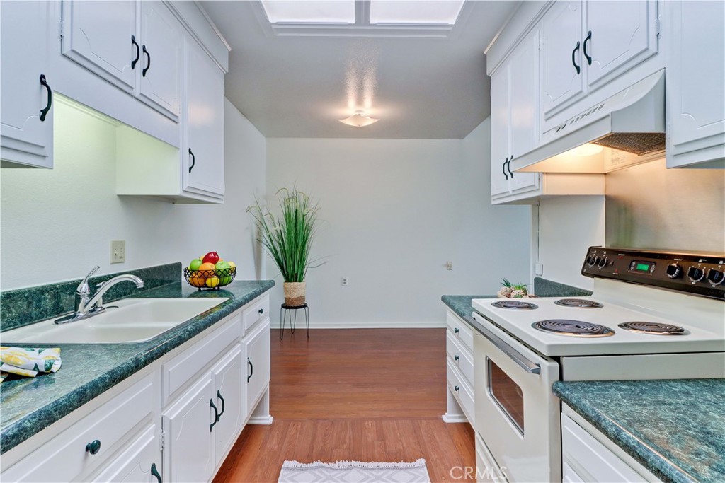 MLS #OC25252101 image #16