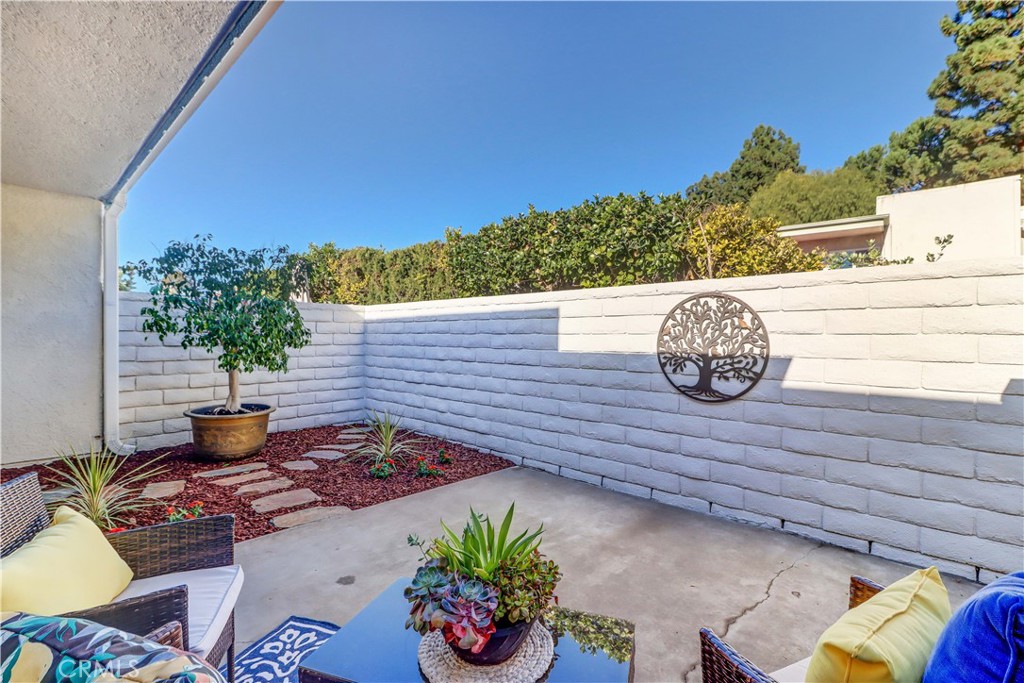 MLS #OC25252101 image #24