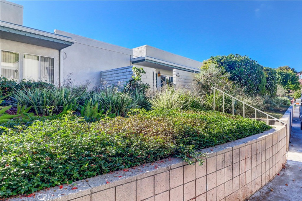 MLS #OC25252101 image #26