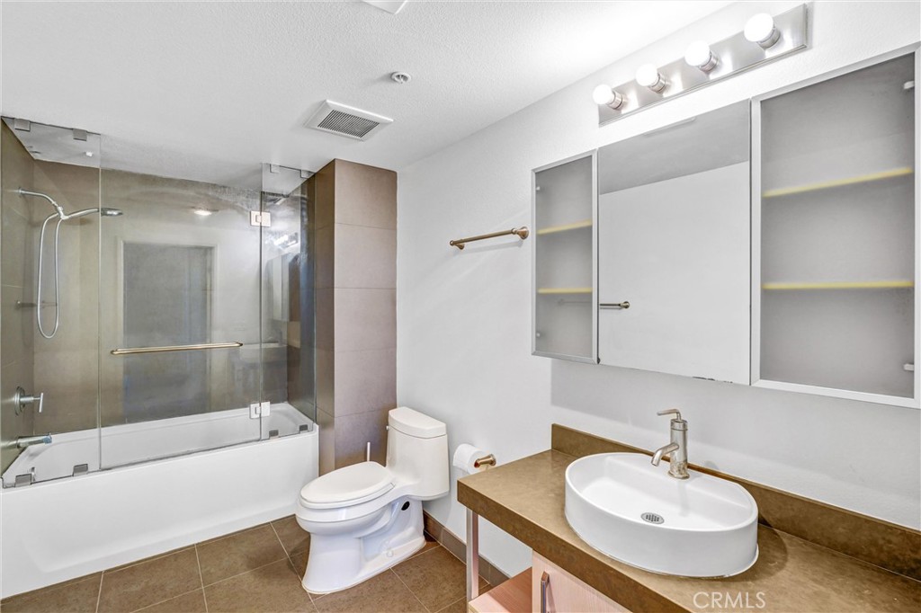 MLS #OC25252125 image #11