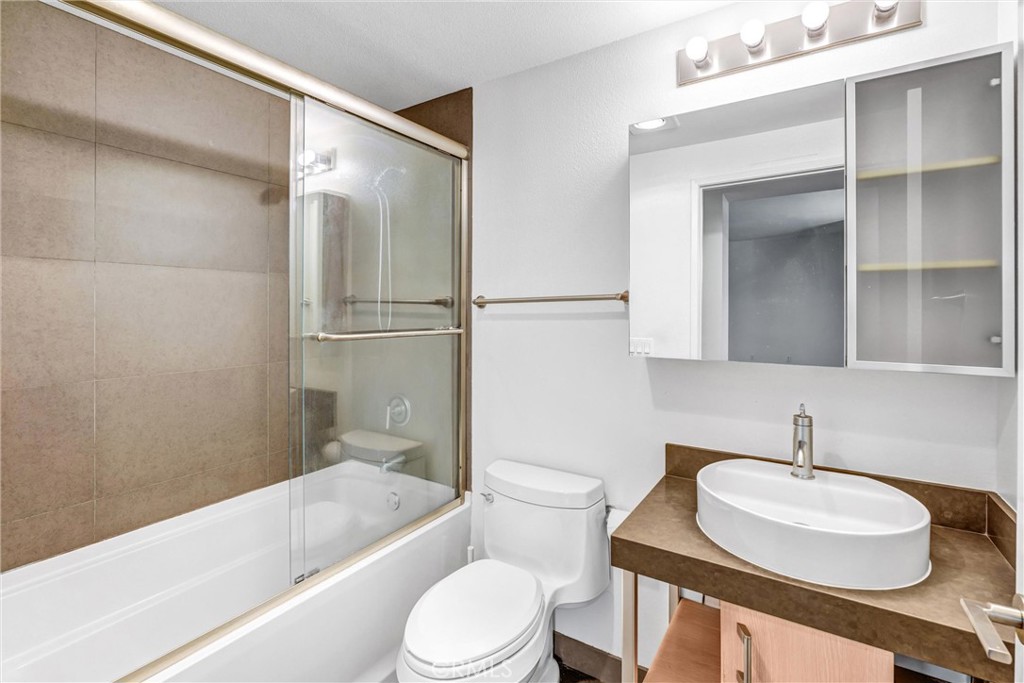 MLS #OC25252125 image #13