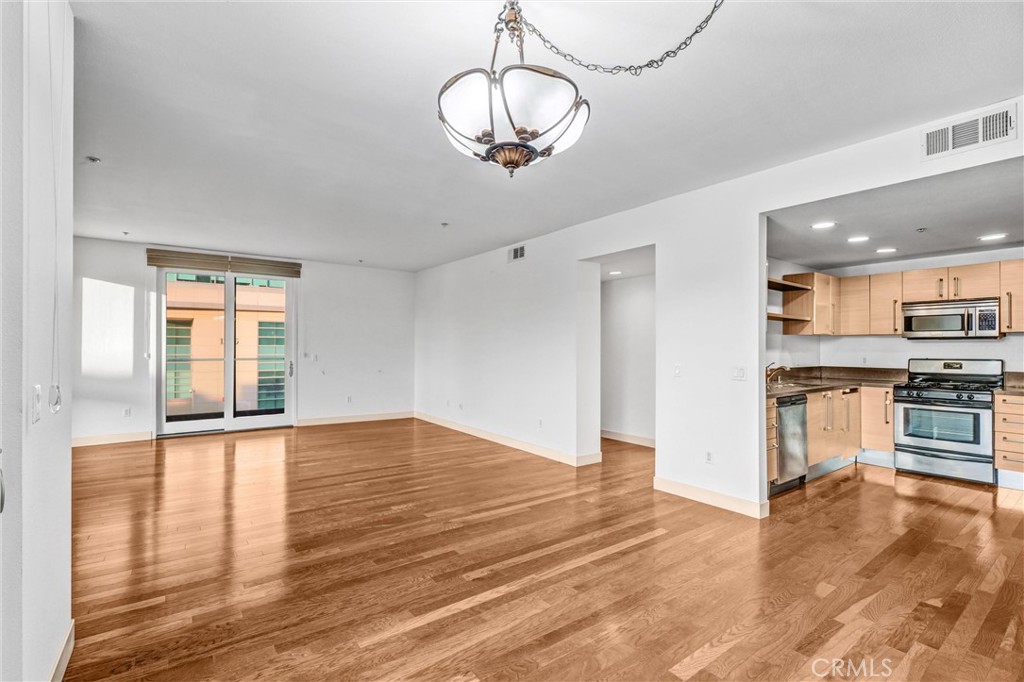 MLS #OC25252125 image #6