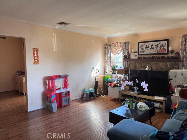MLS #OC25252145 image #3
