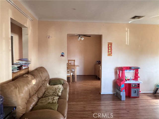 MLS #OC25252145 image #4