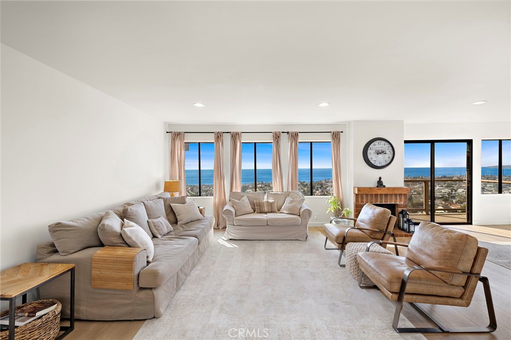 MLS #OC25252153 image #1