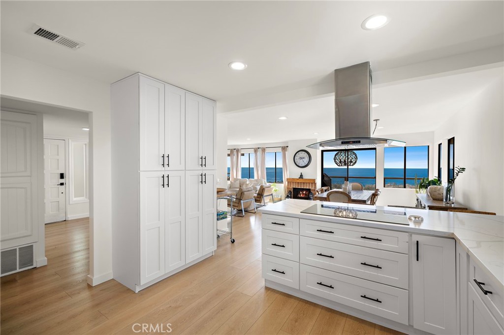 MLS #OC25252153 image #11