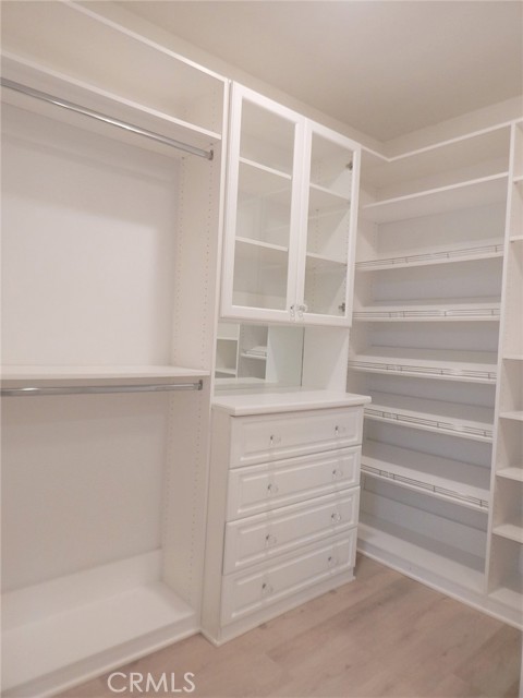 MLS #OC25252167 image #17