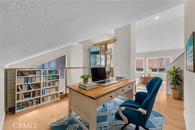 MLS #OC25252193 image #11