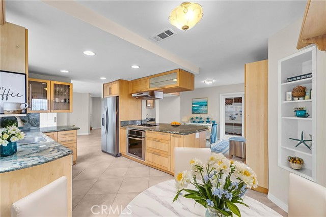 MLS #OC25252193 image #9