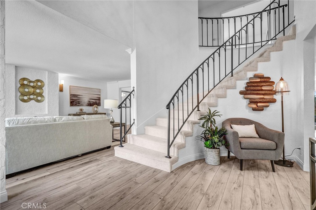 MLS #OC25252197 image #1