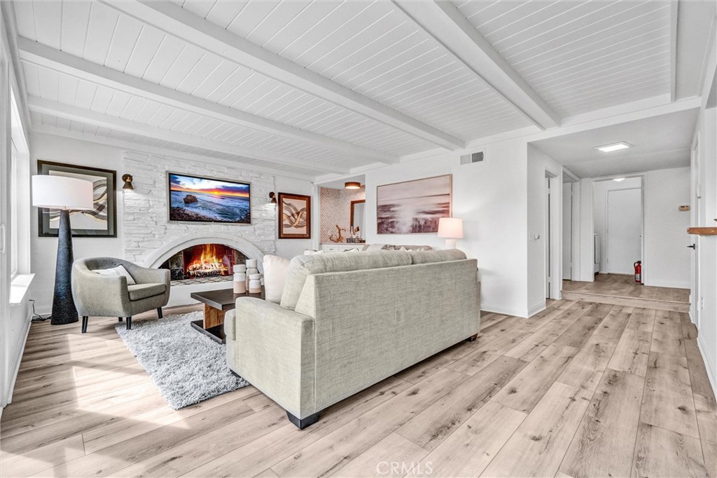 MLS #OC25252197 image #11