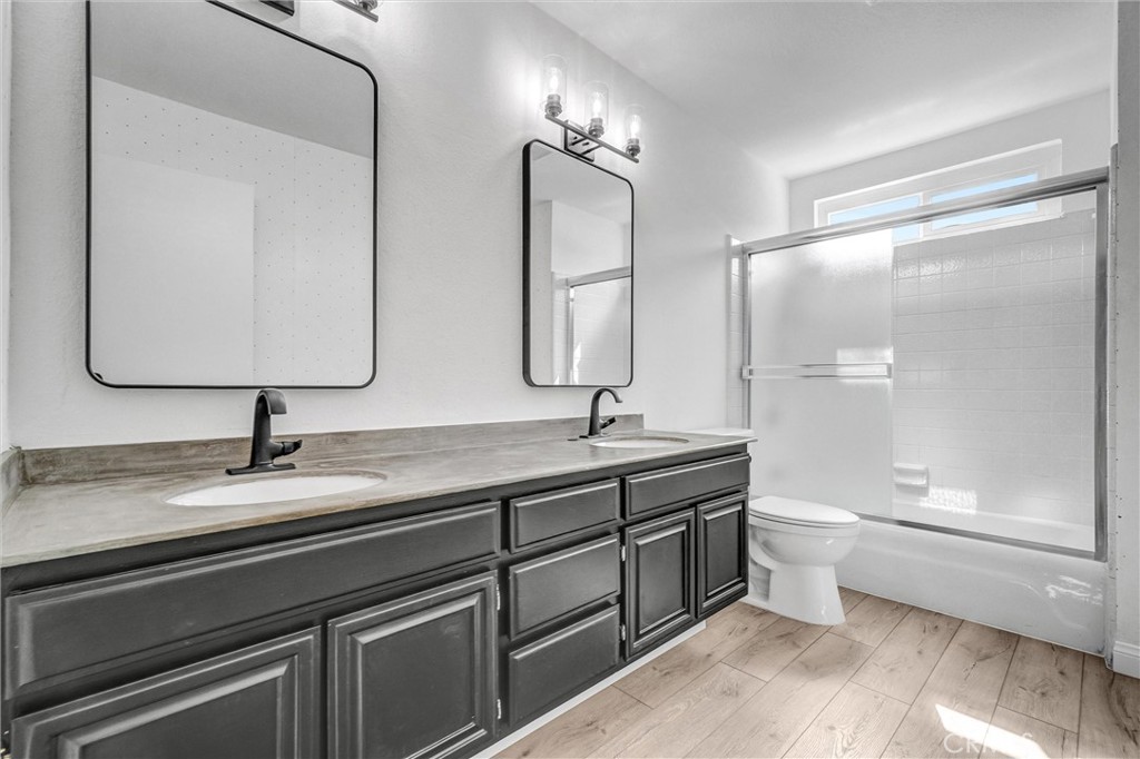 MLS #OC25252197 image #25