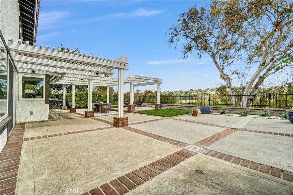 MLS #OC25252197 image #29