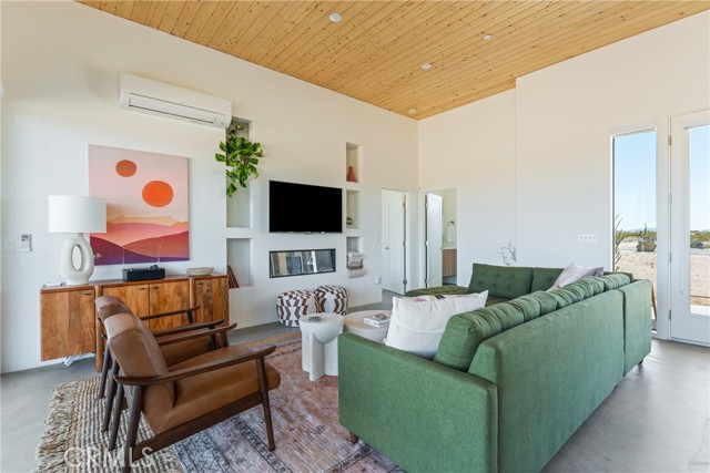 MLS #OC25252213 image #7