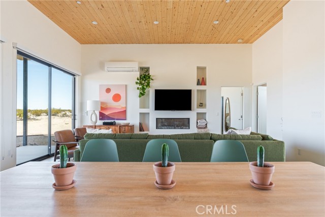 MLS #OC25252213 image #9