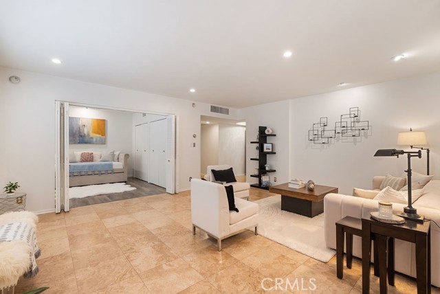 MLS #OC25252217 image #11