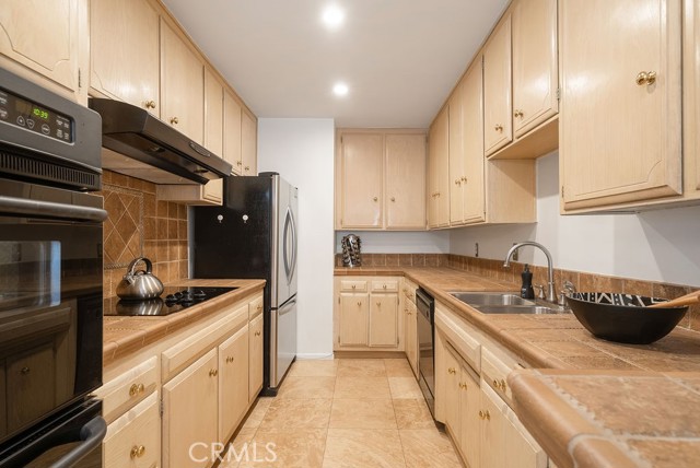 MLS #OC25252217 image #16