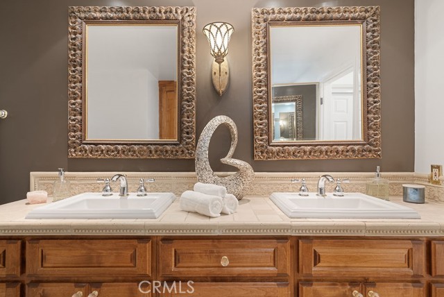 MLS #OC25252217 image #20