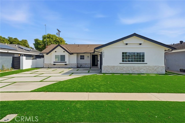 MLS #OC25252254 image #1