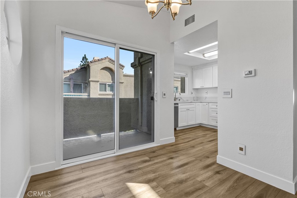 MLS #OC25252287 image #11