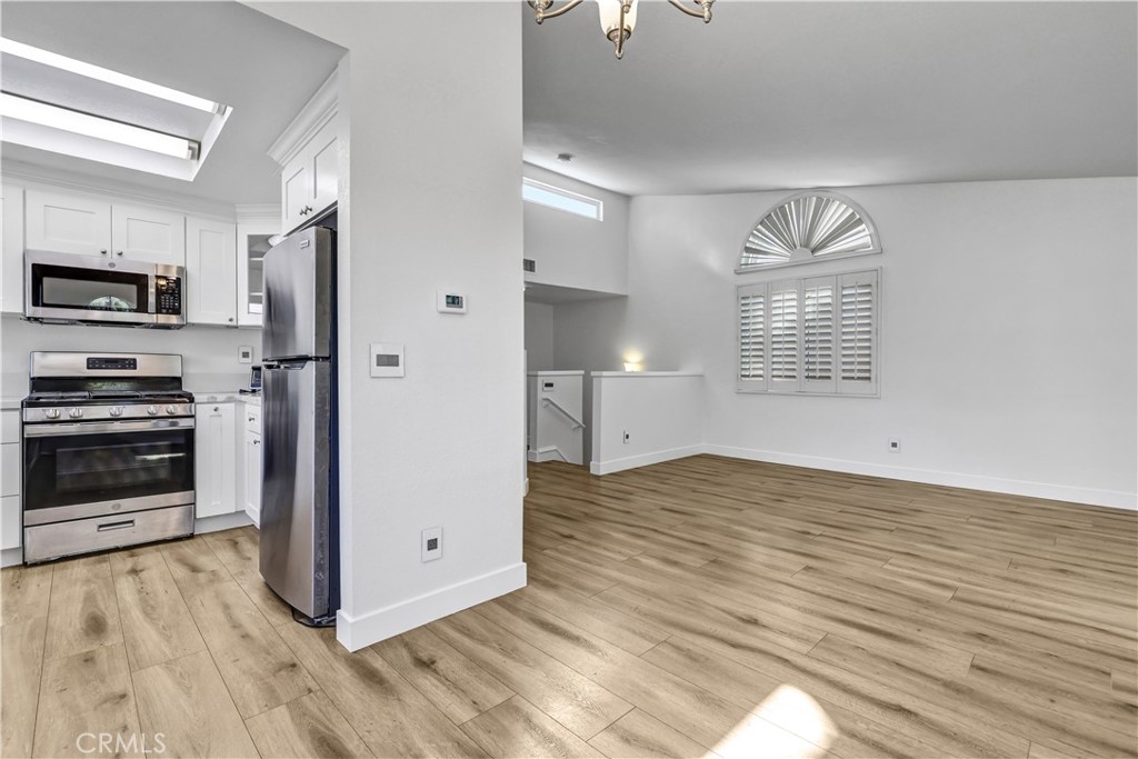 MLS #OC25252287 image #16