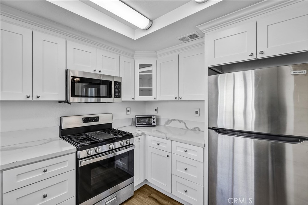 MLS #OC25252287 image #19