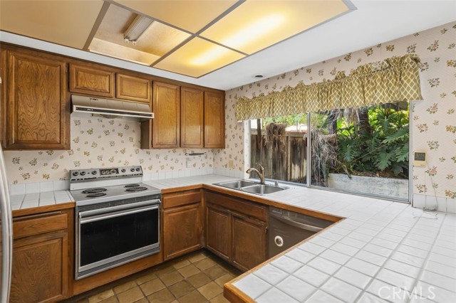 MLS #OC25252311 image #11