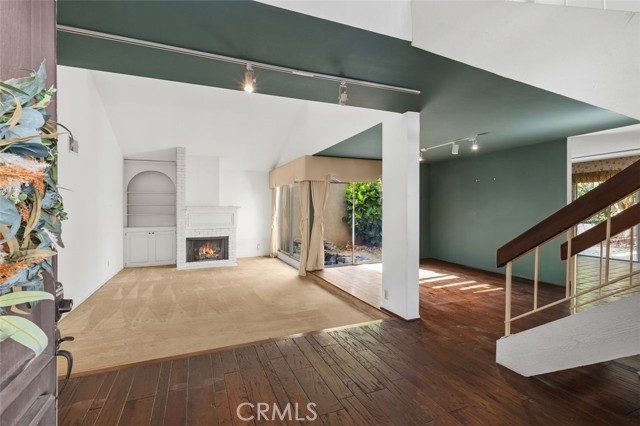 MLS #OC25252311 image #2