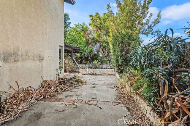 MLS #OC25252311 image #23