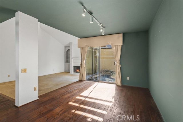 MLS #OC25252311 image #6