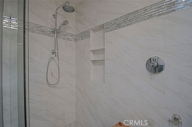 MLS #OC25252443 image #31