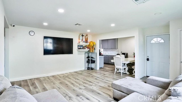 MLS #OC25252466 image #2