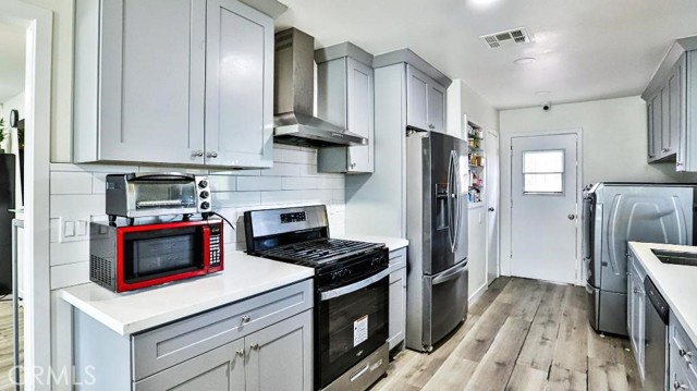 MLS #OC25252466 image #6