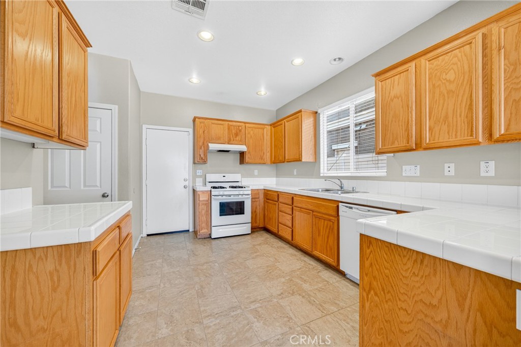 MLS #OC25252489 image #28