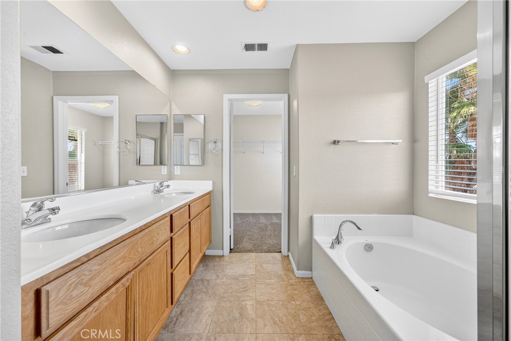 MLS #OC25252489 image #41