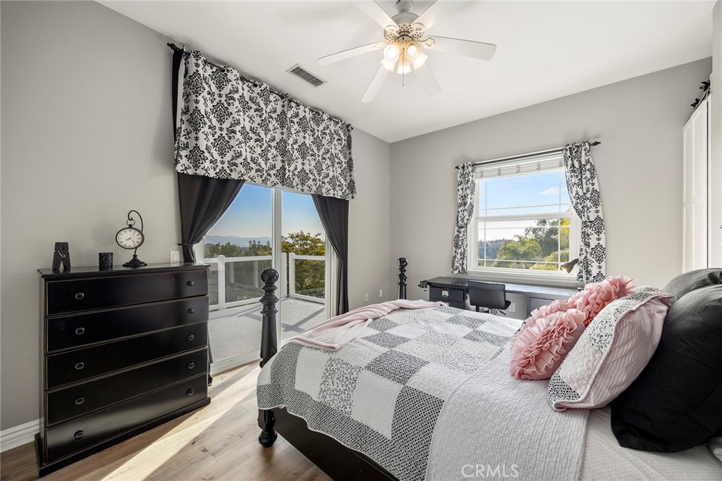 MLS #OC25252496 image #25