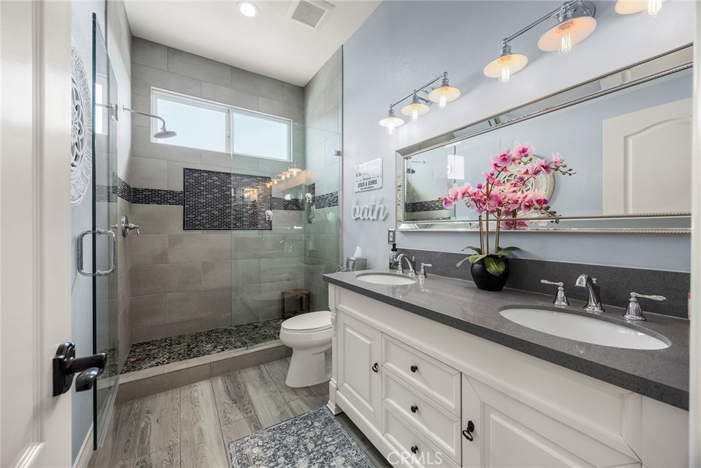 MLS #OC25252496 image #30