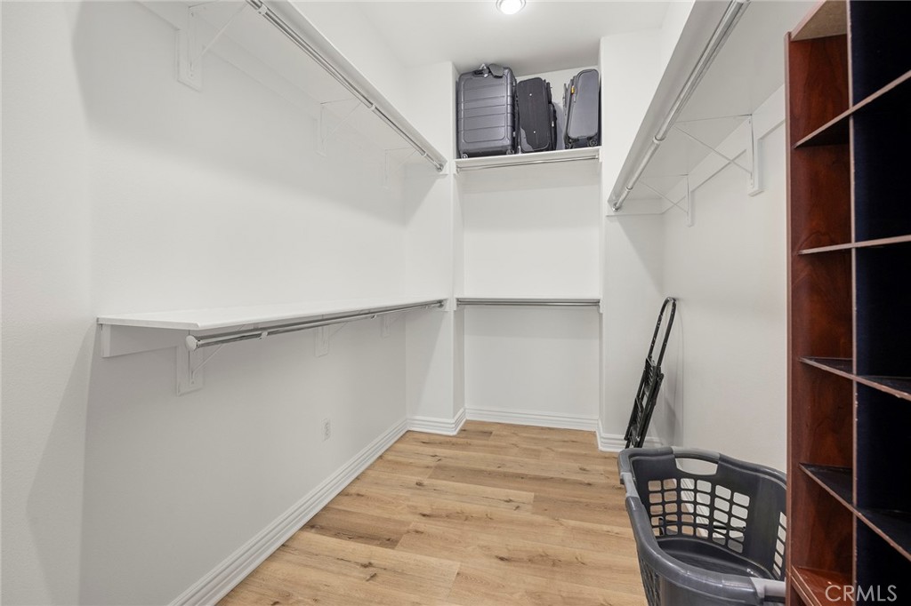 MLS #OC25252496 image #33