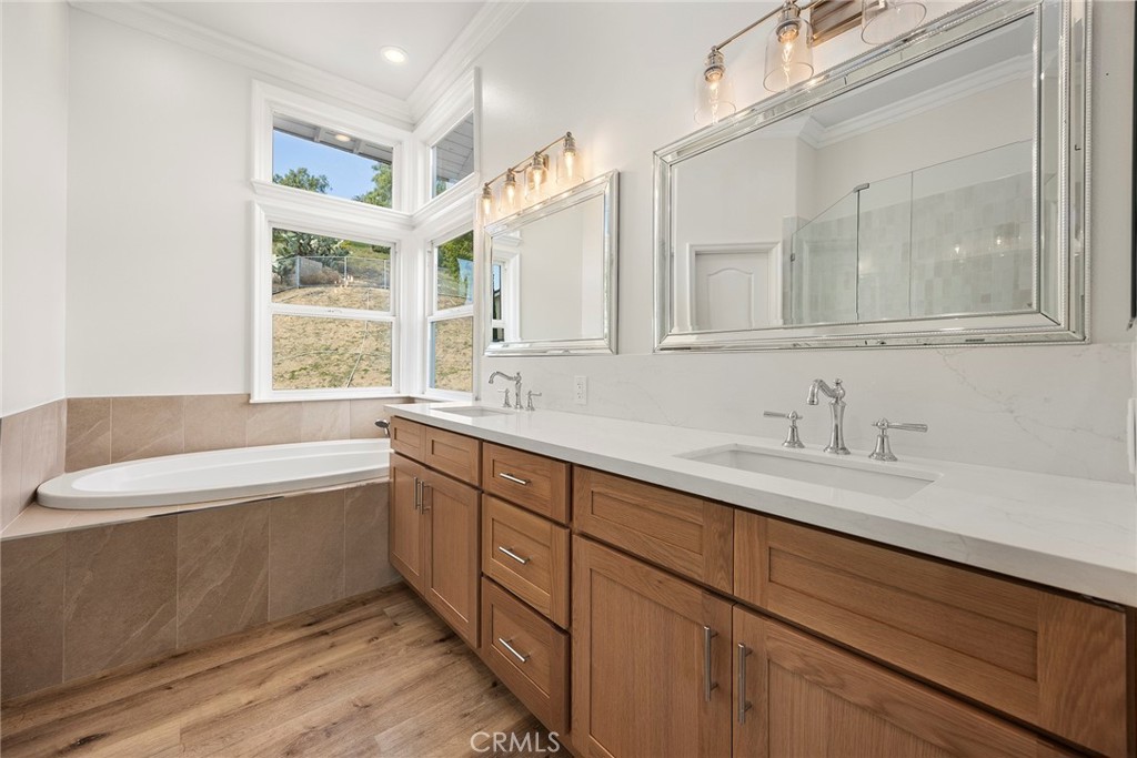 MLS #OC25252496 image #35